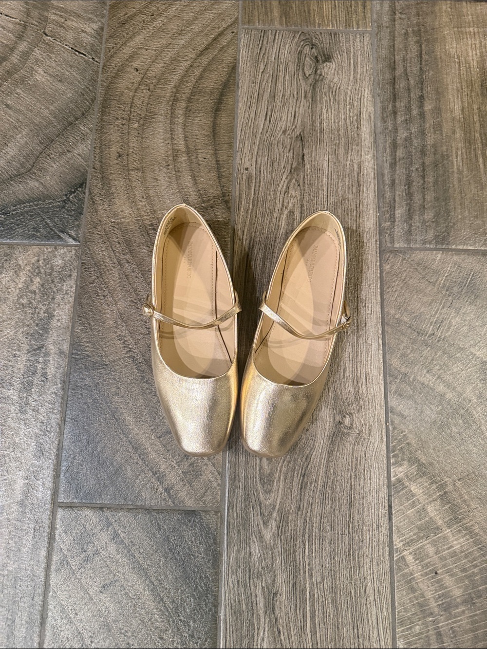 NWT Bana Republic Metallic Gold Mary Jane Flats for Women